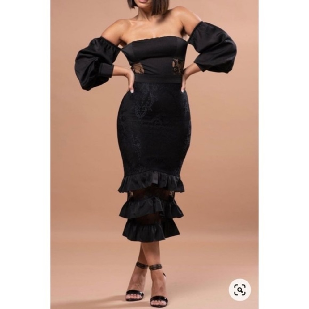 Egreis Talia Black Lace see thru off shoulder midi body on dress. NWT SIZE M